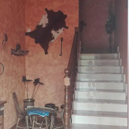 Hostal La Aldaba 2*